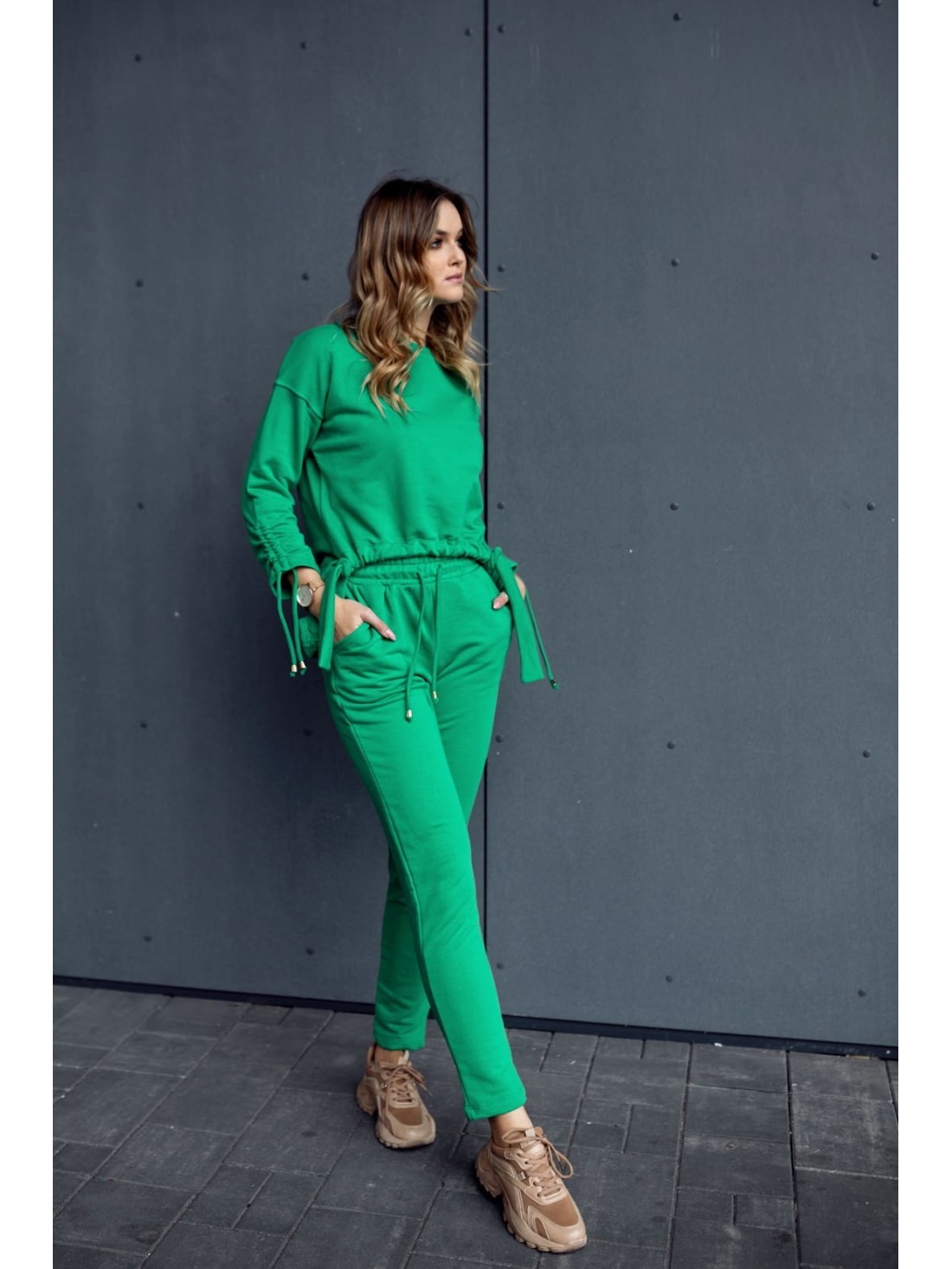 Smooth women\'s tracksuit with an asymmetric sweatshirt, green FI731 - Online store - Boutique